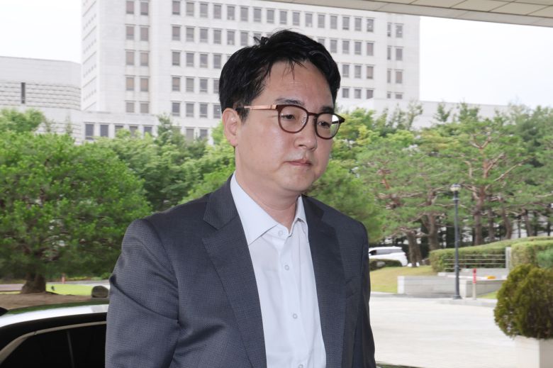 심우정 검찰총장이 지난달 17일 서울 서초구 대검찰청으로 출근하고 있다. [연합]