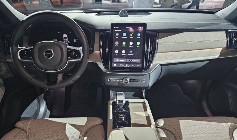 볼보 신형 XC90 인테리어. 서재근 기자
