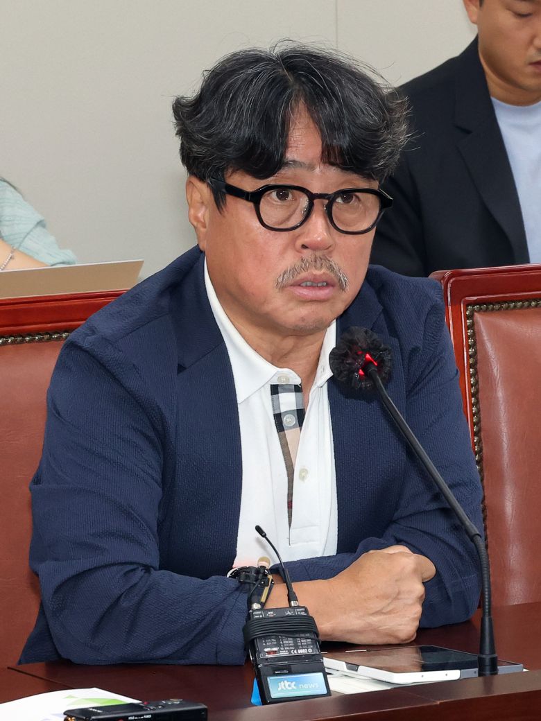 최저임금위원회 공익위원인 권순원 숙명여대 교수가 1일 정부세종청사에서 열린 최저임금위원회 제8차 전원회의에서 발언하고 있다. [연합]