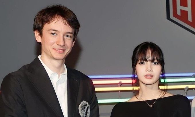 프레데릭 아르노 로로피아나 CEO와 블랙핑크 리사(우측). [태국판 보그]