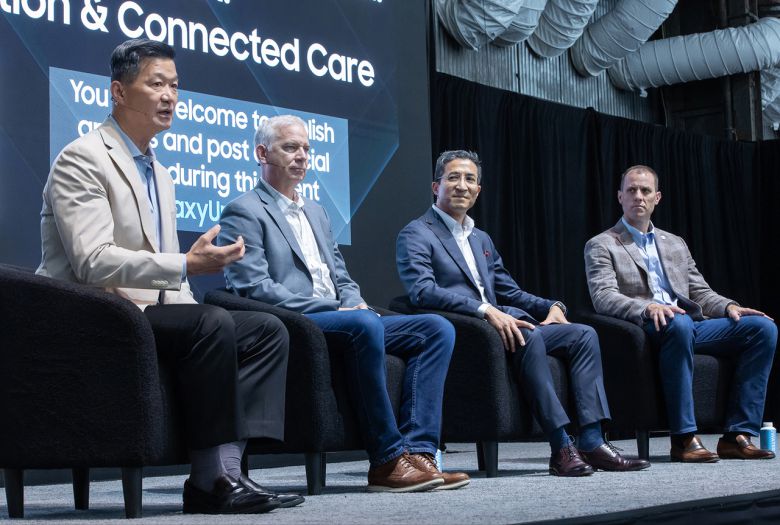 10일(현지시간) 미국 뉴욕에서 진행된 ‘갤럭시 테크 포럼’에 참석한 패널. 박헌수(왼쪽부터) 삼성전자 MX사업부 디지털 헬스팀장,  마이클 맥쉐리 젤스 CEO, 미국 대형 병원 그룹 어드보케이트 헬스의 라수 스레스타 부사장, 미국 근골격계 홈케어 솔루션 회사 힌지 헬스의 짐 퍼슬리 대표. [삼성전자 제공]