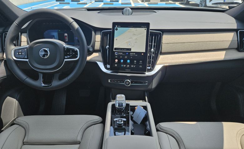 신형 XC90 실내. 서재근 기자