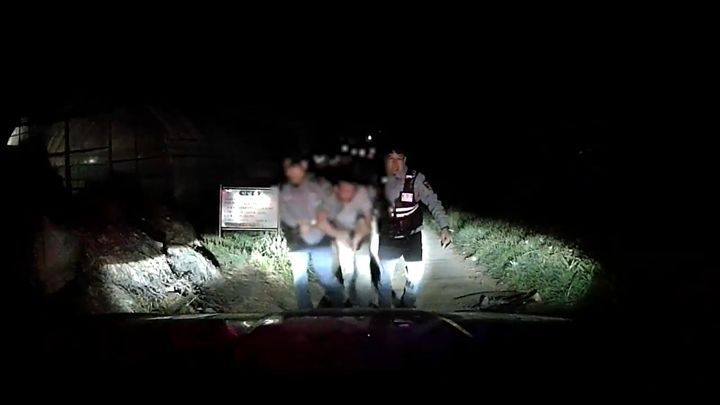 경찰에 붙잡힌 태국인 불법체류자. [경기남부경찰청]