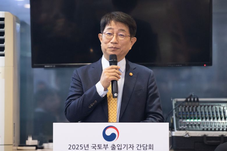 박상우 국토교통부 장관이 기자간담회에서 모두발언을 진행 중이다.[국토부 제공]