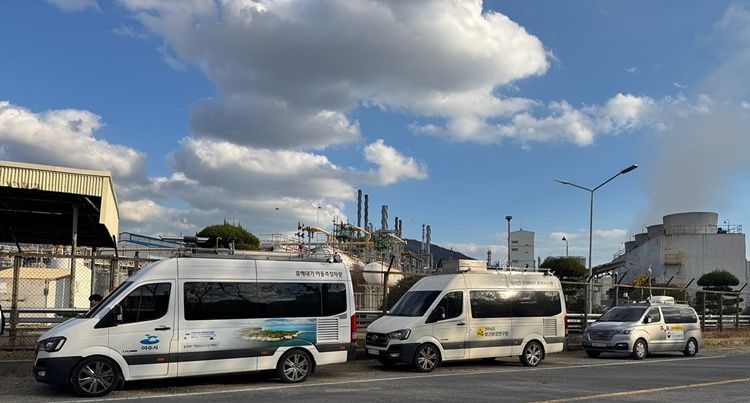 여수시를 비롯해 전남보건환경연구원과 영산강유역환경청 등 관계기관이 여수산단 이동 및 고정 측정 등 합동 모니터링을 실시하고 있다.