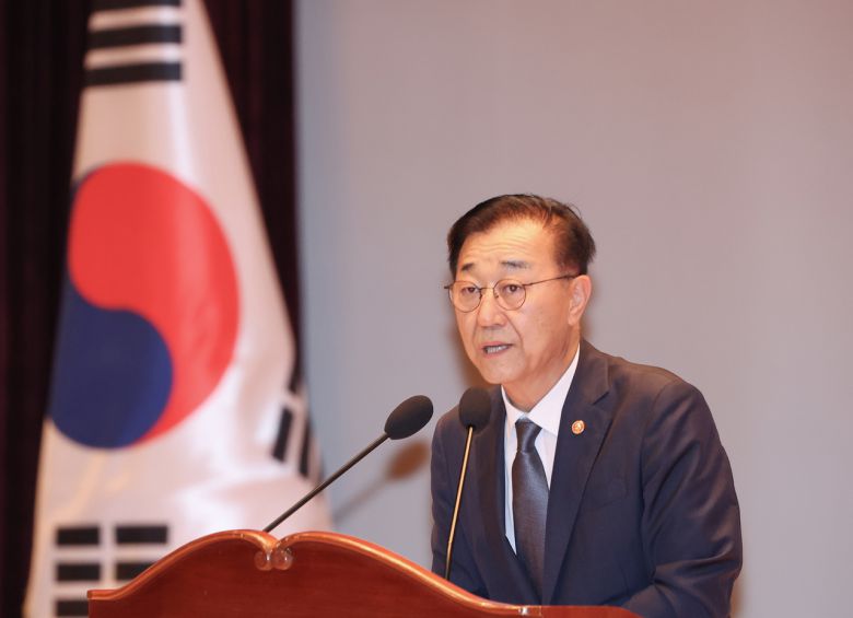 김윤덕 신임 국토교통부 장관이 지난달 31일 정부세종청사 대강당에서 열린 취임식에서 취임사를 하고 있다. [연합]