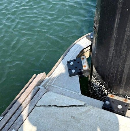 포항시 남구 송도동 인근 형산강 하구에 설치된 마리나 계류장 하자 부분 [포항시의회 김하영 의원 제공]