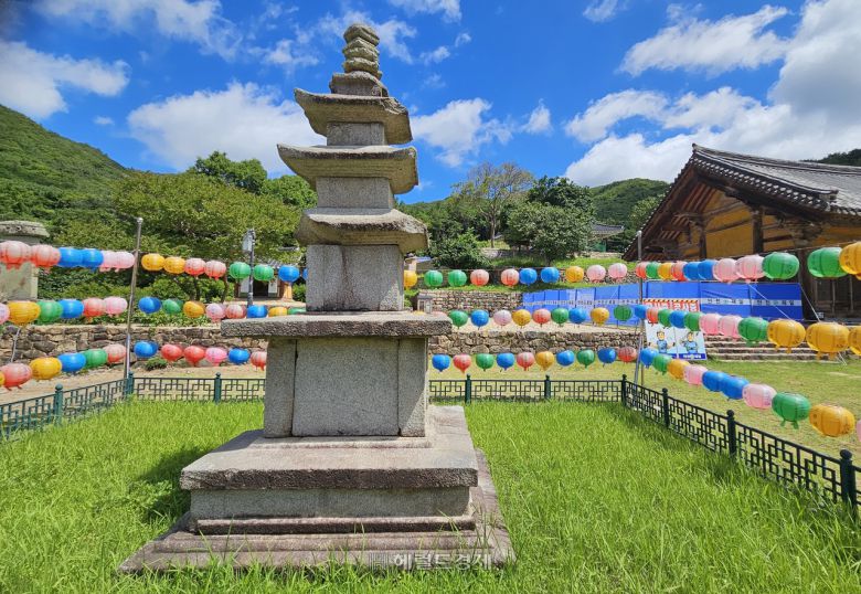 무위사 삼층석탑