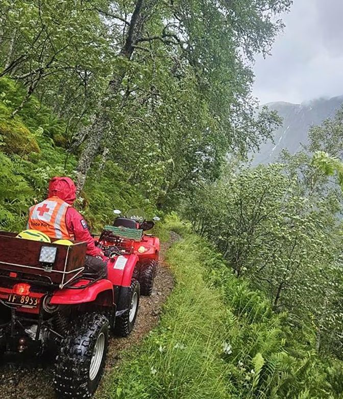 폴게포나 빙하 주변 지역에서 알렉 룬을 찾기 위해 노르웨이 적십자사가 수색에 나섰다 [적십자사]
