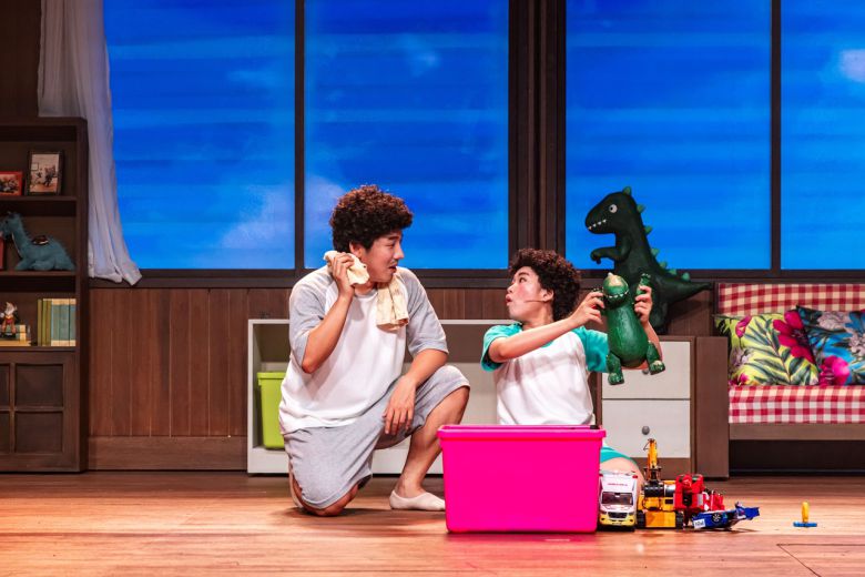 가족을 위해 헌신하는 모든 ‘가장의 이야기’를 통해 가족애를 충전하는 뮤지컬 ‘건전지 아빠’. [NHN링크 제공]