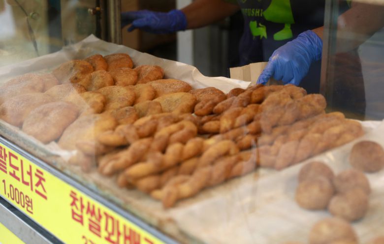 통영중앙전통시장의 ‘명물’ 통제영꽈배기