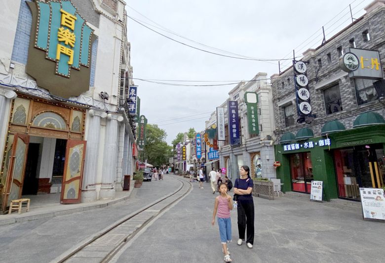 레트로 감성으로 인기를 끌고 있는 바이루창 테마파크