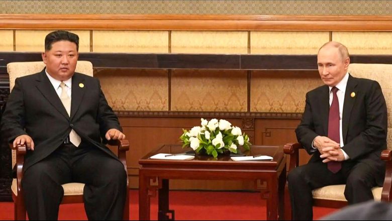 블라디미르 푸틴 러시아 대통령과 김정은 북한 국무위원장이 지난 3일 베이징에서 양자회담하고 있다. [AFP]