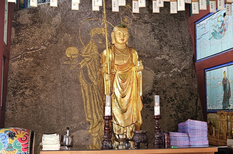 정방사 지장전 지장보살입상