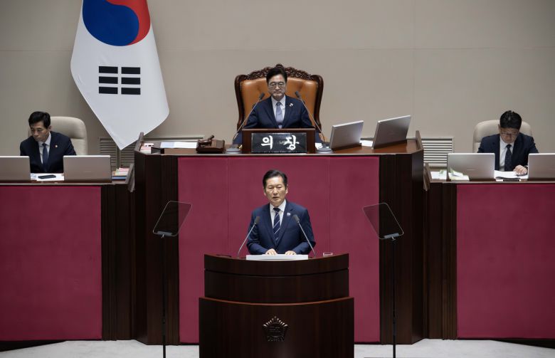 정청래 더불어민주당 대표가 9일 오전 서울 여의도 국회에서 열린 본회의에서 교섭단체 대표연설을 하고 있다.  임세준 기자