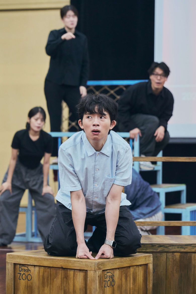 접근성 높은 연극 ‘해리엇’에서 자바 원숭이 찰리 역을 맡은 배우 홍준기 [강동아트센터 제공]