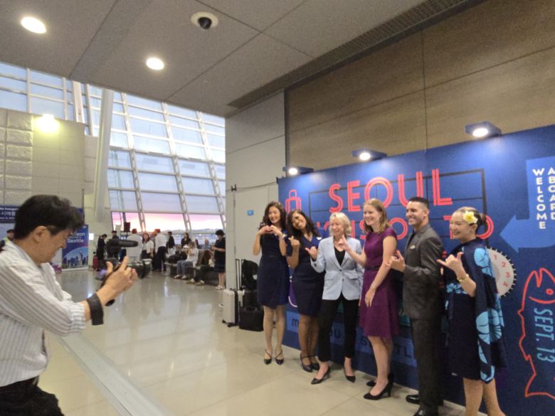 하와이안항공 인천~시애틀 첫 취항. 승객과 승무원들의 설렘과 기쁨