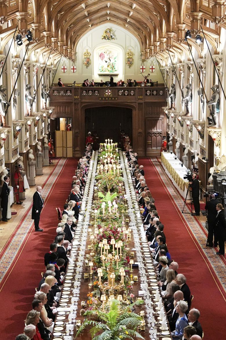 17일(현지시간) 영국 윈저성에서 도널드 트럼프 미국 대통령의 국빈방문 중 국빈만찬이 열리고 있다. [AP]