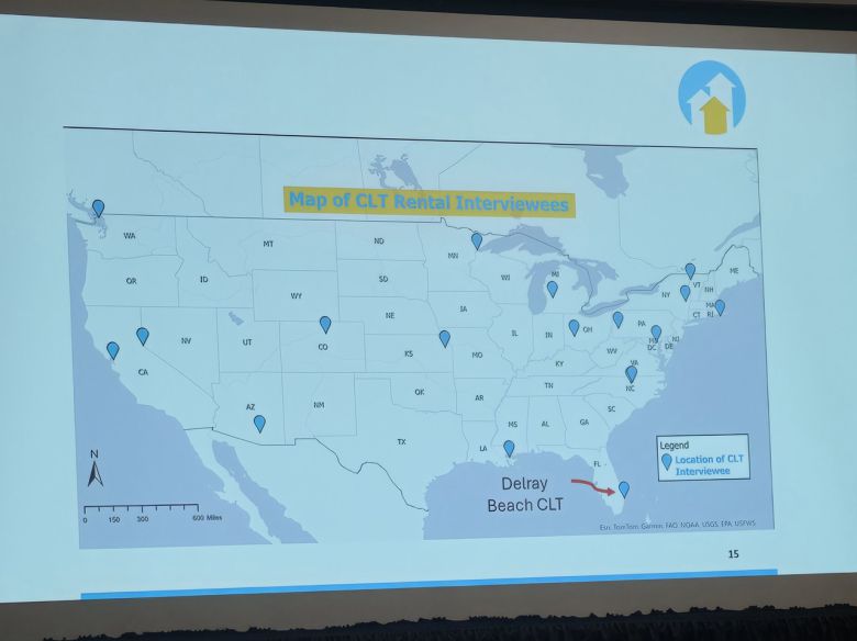 지난 8월 미국 플로리다주 올랜도에서 열린 제38회 부담가능주택 콘퍼런스에서 연사가 미국 커뮤니티토지신탁(CLT)에 대해 설명하고 있다. 홍승희 기자