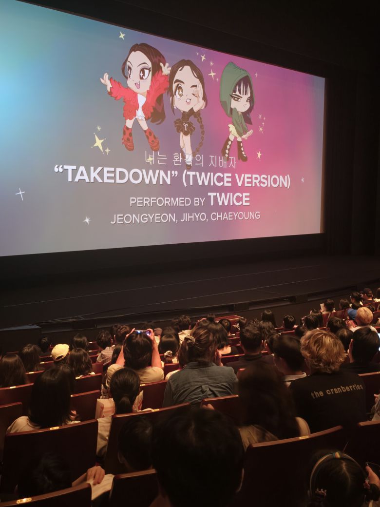 20일 부산국제영화제 스페셜 상영으로 마련된 넷플릭스 영화 ‘케이팝 데몬 헌터스’ 싱어롱 상영 현장. 손미정 기자