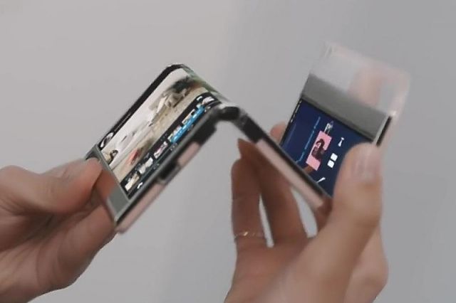 삼성의 2번 접는 폴더블폰 예상 이미지 [사진 삼성디스플레이]