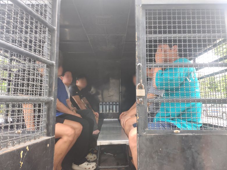 지난 6월 태국 현지에서 검거된 사기 범죄 조직 일당 모습. [서울경찰청 제공]