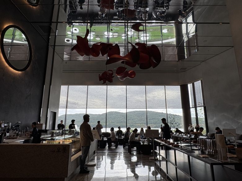 소노캄 경주 베이커리 카페 ‘오롯’ 전경. 강승연 기자