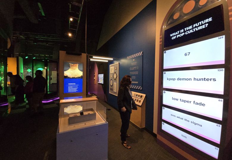 1971년 오픈한 스타벅스 1호점의 오전 6시 ‘오픈런.’ 스타벅스를 통해 시애틀은 현재 미국 ‘커피 수도’가 됐다.