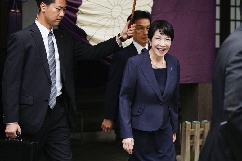 다카이치 자민당 총재가 2024년 당시 야스쿠니신사에 참배하는 모습.  [교도 연합뉴스]