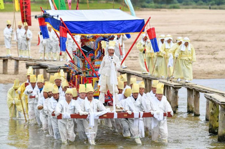 전통 상여행렬 재연 [영주시 제공]