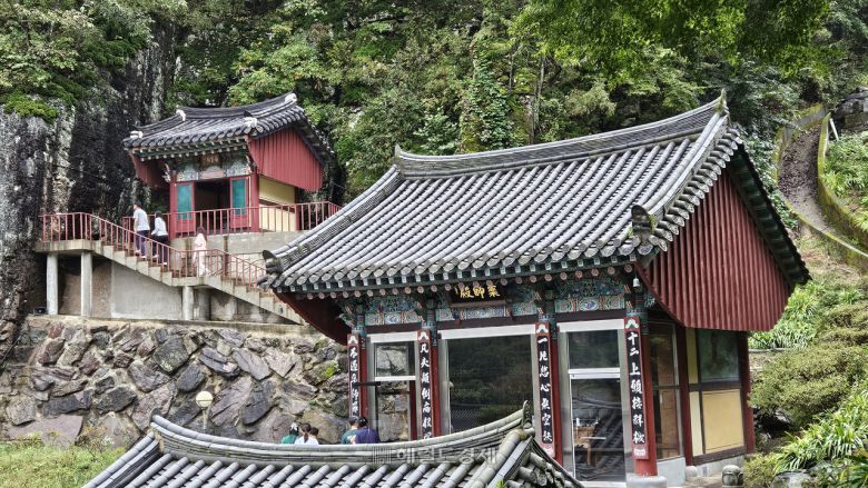 약사전, 산령각