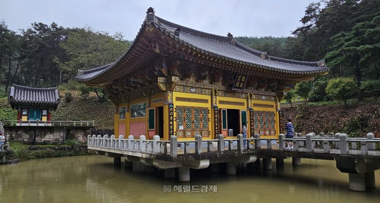 서담암 극락보전