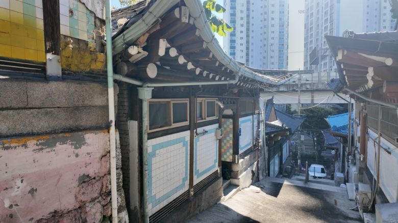 서울 성북구 정릉동에 위치한 한 한옥집이 최저입찰가 5억원대에 경매 시장에 나왔다. 안경찬 PD