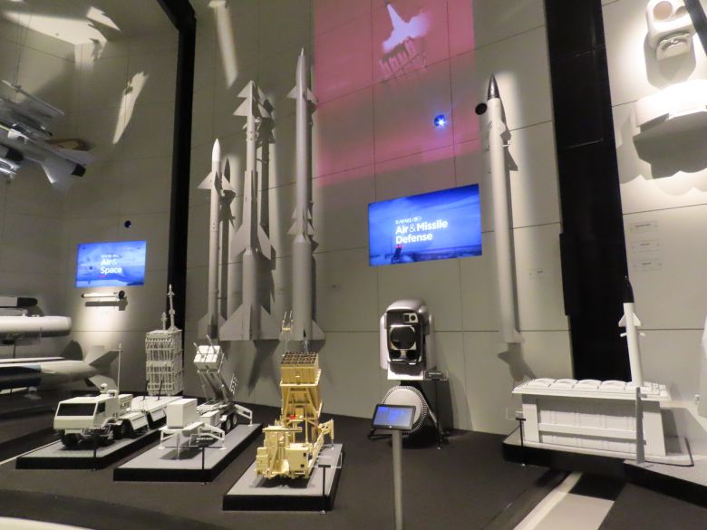 라파엘 측이 한국 언론에 공개한 첨단무기 쇼케이스 룸. [라파엘 제공]