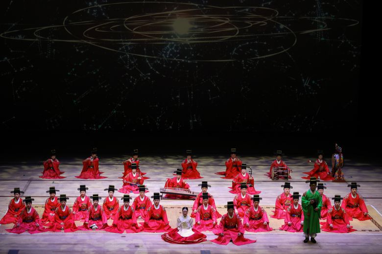 17일 서울 종로구 세종문화회관에서 국악 공연 ‘제20회 창신제’ 리허설이 열리고 있다. [연합]