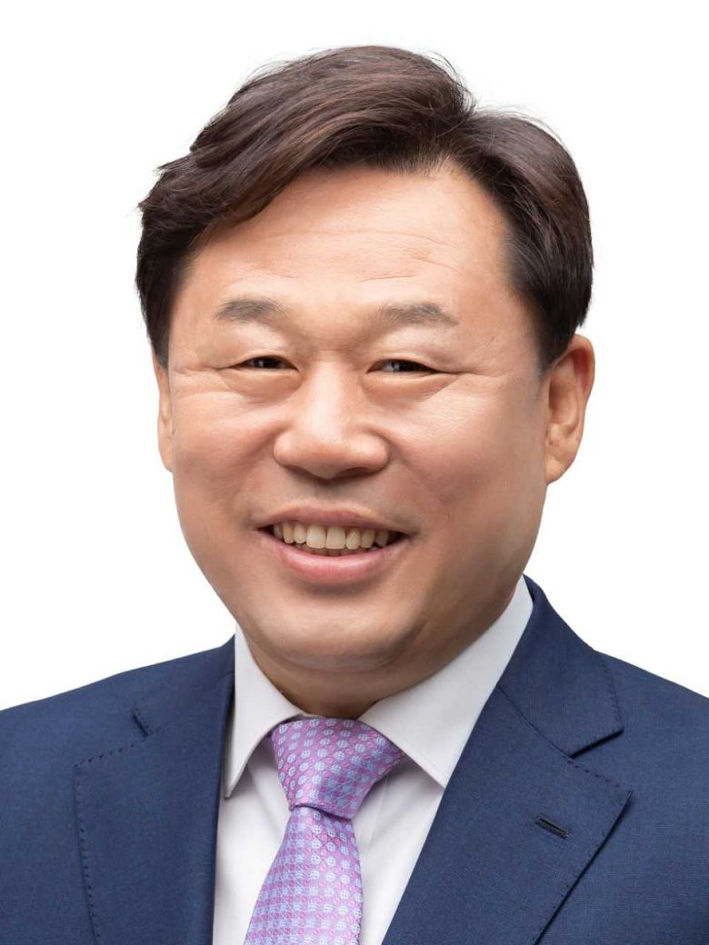 김종훈 울산 동구청장이 지난 4일 통합 HD현대중공업 출범에 따른 HD하모니데이 시행에 대해 ‘환영 입장문’을 발표했다. [울산 동구청 제공]