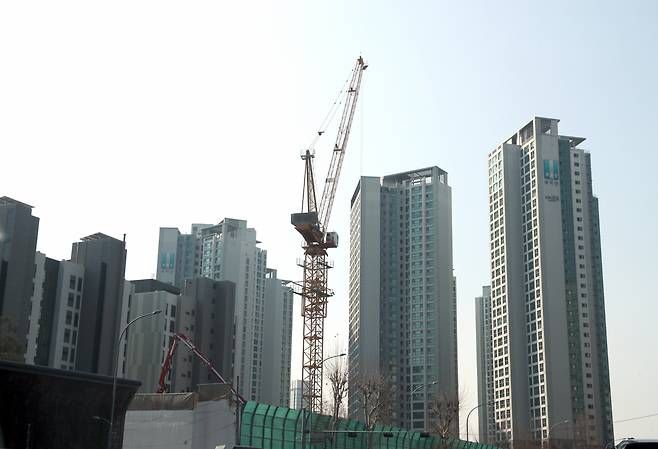 아파트 공사 현장. [연합]