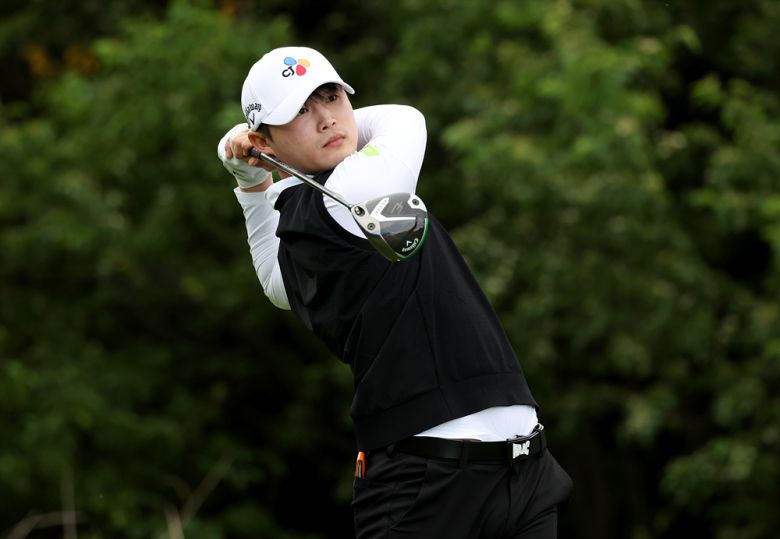 배용준이 샷 하고 있다. [KPGA 제공]