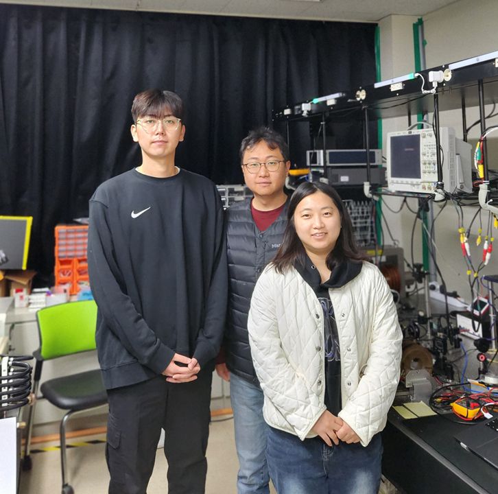 이번 연구를 수행한 연구진. 박재우(왼쪽부터) 연구원, 윤승하 수석연구원, 앙연희 연구원.[한국생산기술연구원 제공]