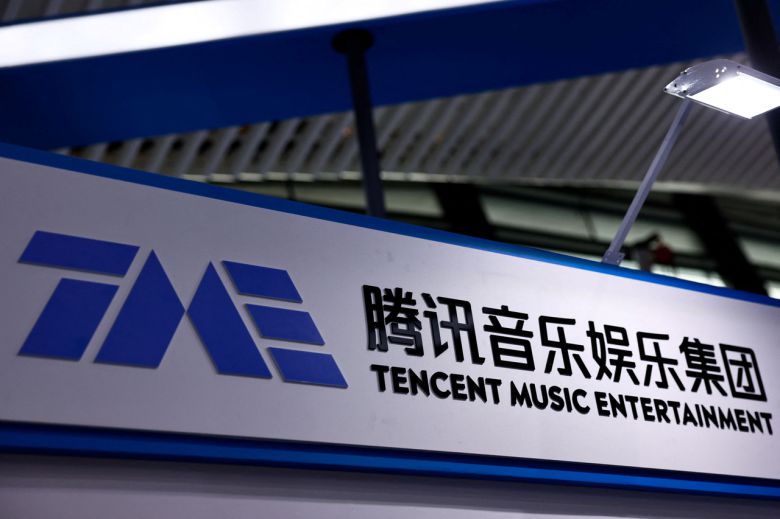 2025년 11월 8일 중국 저장성 퉁샹시 우전에서 열린 세계인터넷대회(WIC) 박람회에서 텐센트 뮤직 엔터테인먼트의 부스에 회사 로고 간판이 전시돼 있다.[로이터]