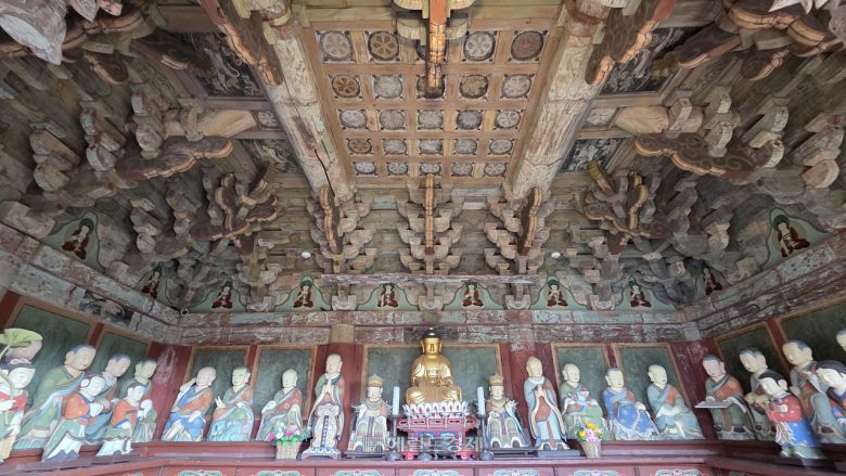 해남 미황사 응진당 목조 석가여래삼존상 및 나한상 일괄