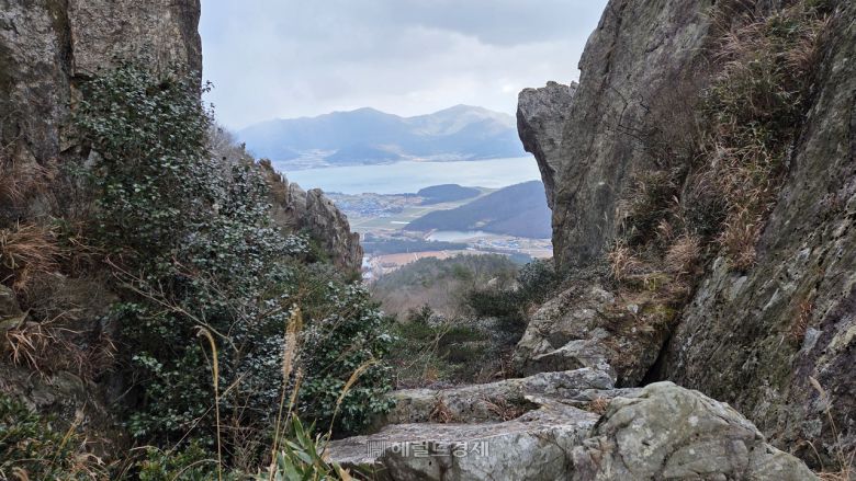 문바위에서 본 완도 앞바다