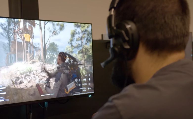 넥슨 자회사 엠바크 스튜디오의 직원이 PvPvE 익스트랙션 어드벤처 ‘아크 레이더스(ARC Raiders)’를 플레이하는 모습. [넥슨 공식 유튜브 캡처]