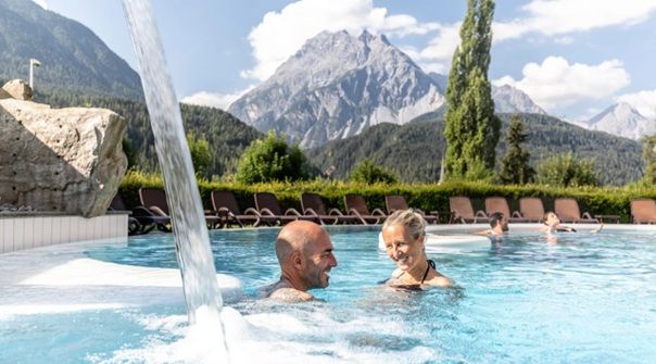 그라우뷘덴 앵가딘 바트 스쿠올의 야외 풀