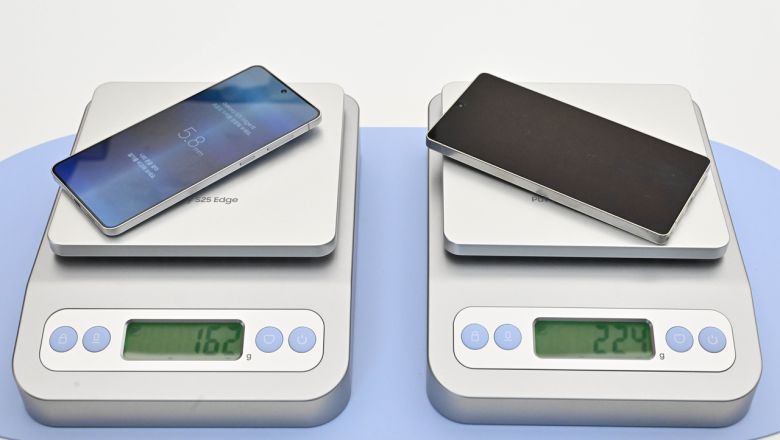 삼성전자 갤럭시S25 엣지(왼쪽)와 갤럭시S25 울트라. [임세준 기자]