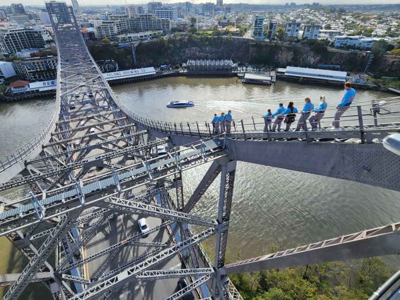 스토리 브리지 크라임 체험객들