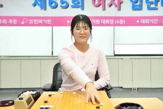 한국바둑고교 1학년 악지우 양이 프로기사 입단 시험에 합격했다.