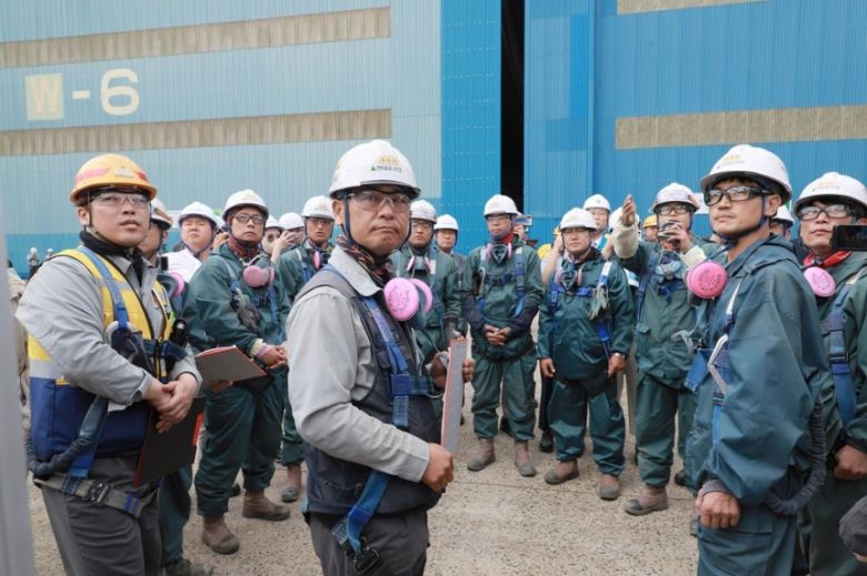 국내 한 조선사 하청 업체 근로자들이 작업 전 위험 요소를 점검하는 모습. [헤럴드경제 DB]