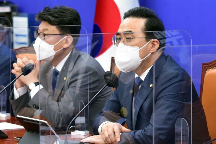 더불어민주당 박홍근 원내대표가 26일 서울 여의도 국회에서 열린 원내대책회의에서 발언하고 있다. 사진=국회가진취재단