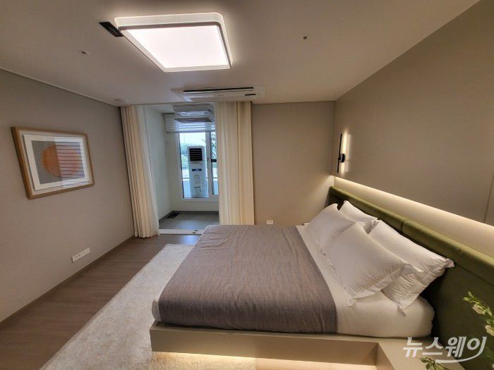 광명 센트럴 아이파크 안방. 사진= 주현철 기자